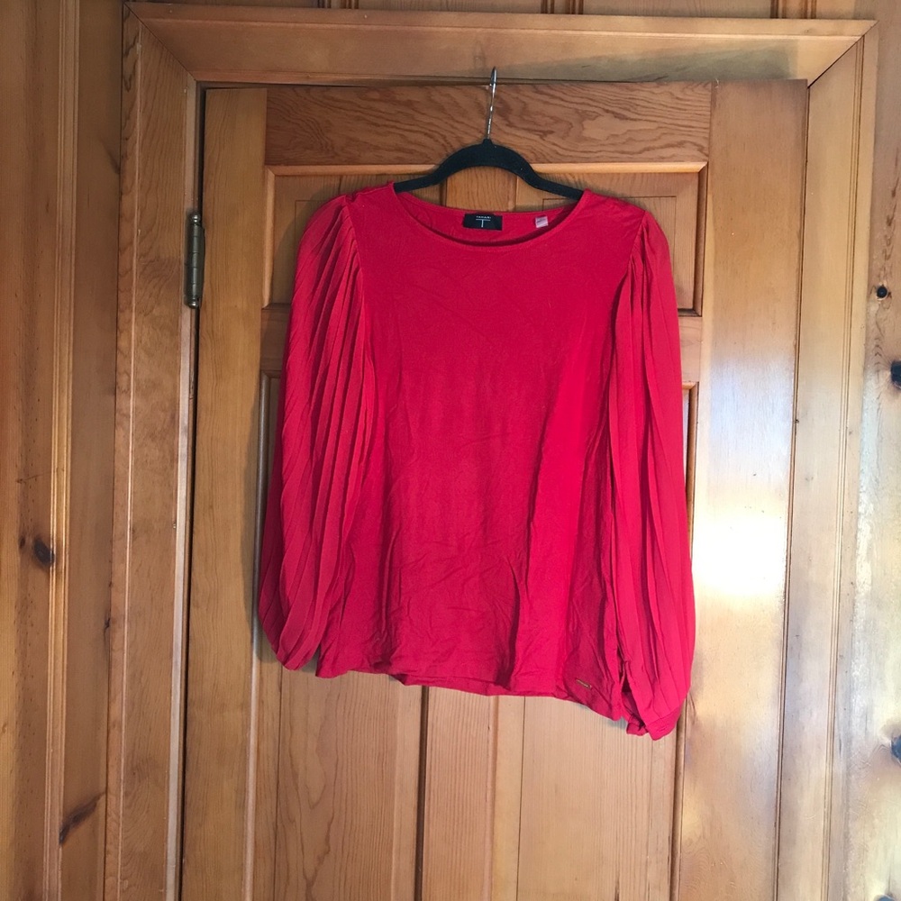 T Tahari Red Relaxed Blouse with Long Pleated Sleeves
